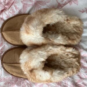 Cozy Faux Fur Lined Slippers in Light Brown